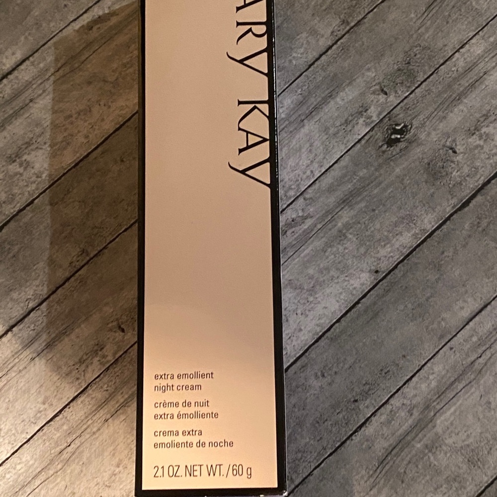 Mary Kay extra emollient night cream